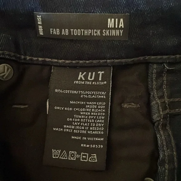 Kut from the Kloth Blue Denim Jeans.  Size 6. - Picture 8 of 8